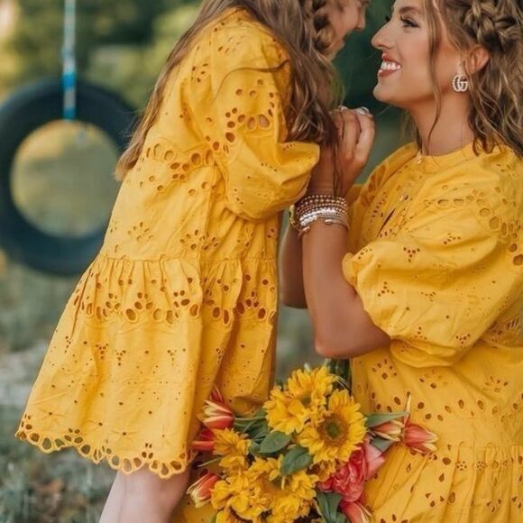 ANTHRO Girls Golden Yellow Eyelet Dress Size 5/6 - Picture 1 of 8
